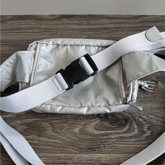 Kipling waist crossbody bag silver - Picture 6 of 6